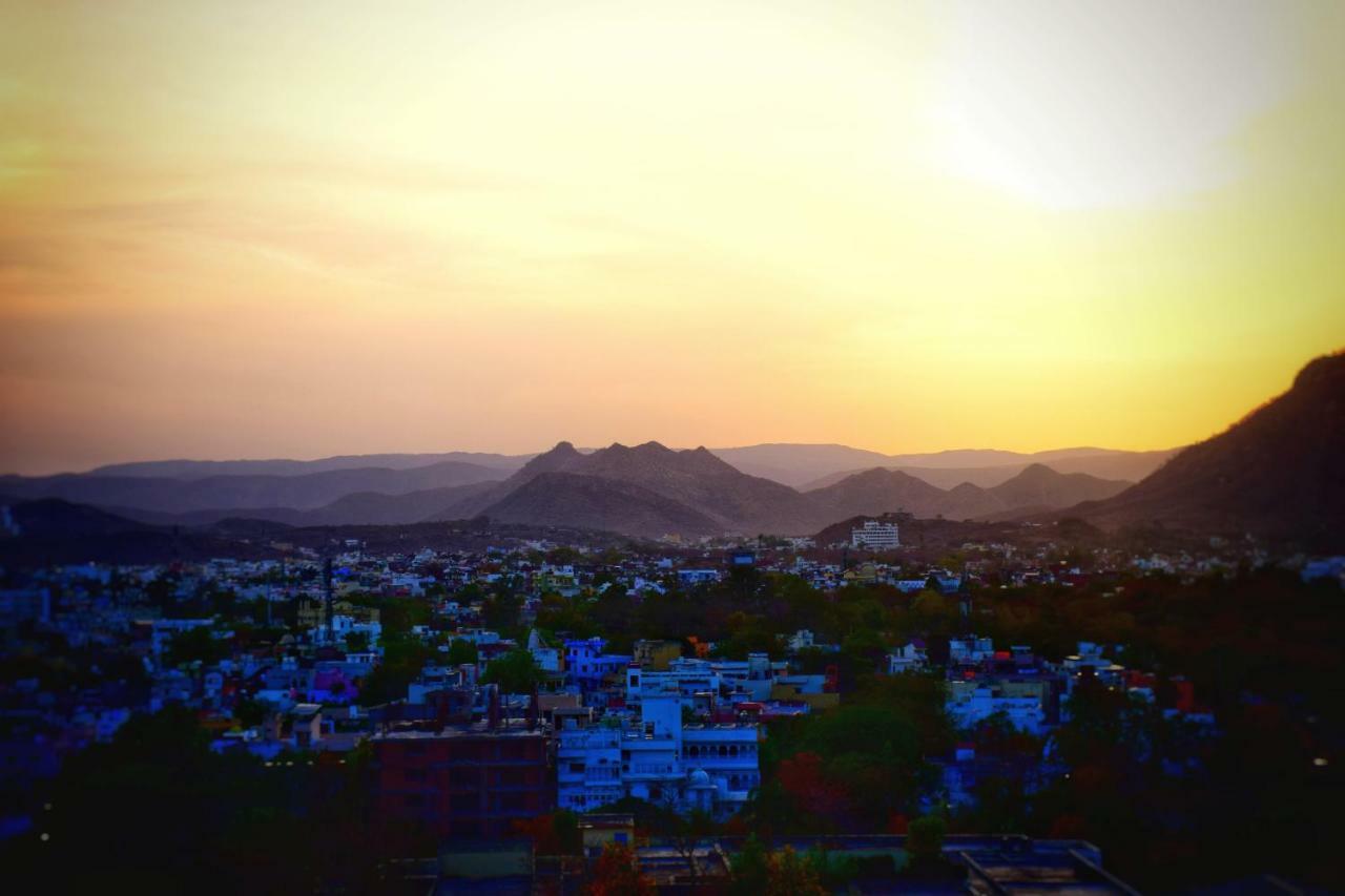Hotel Kurabar Kothi Udaipur Exteriör bild