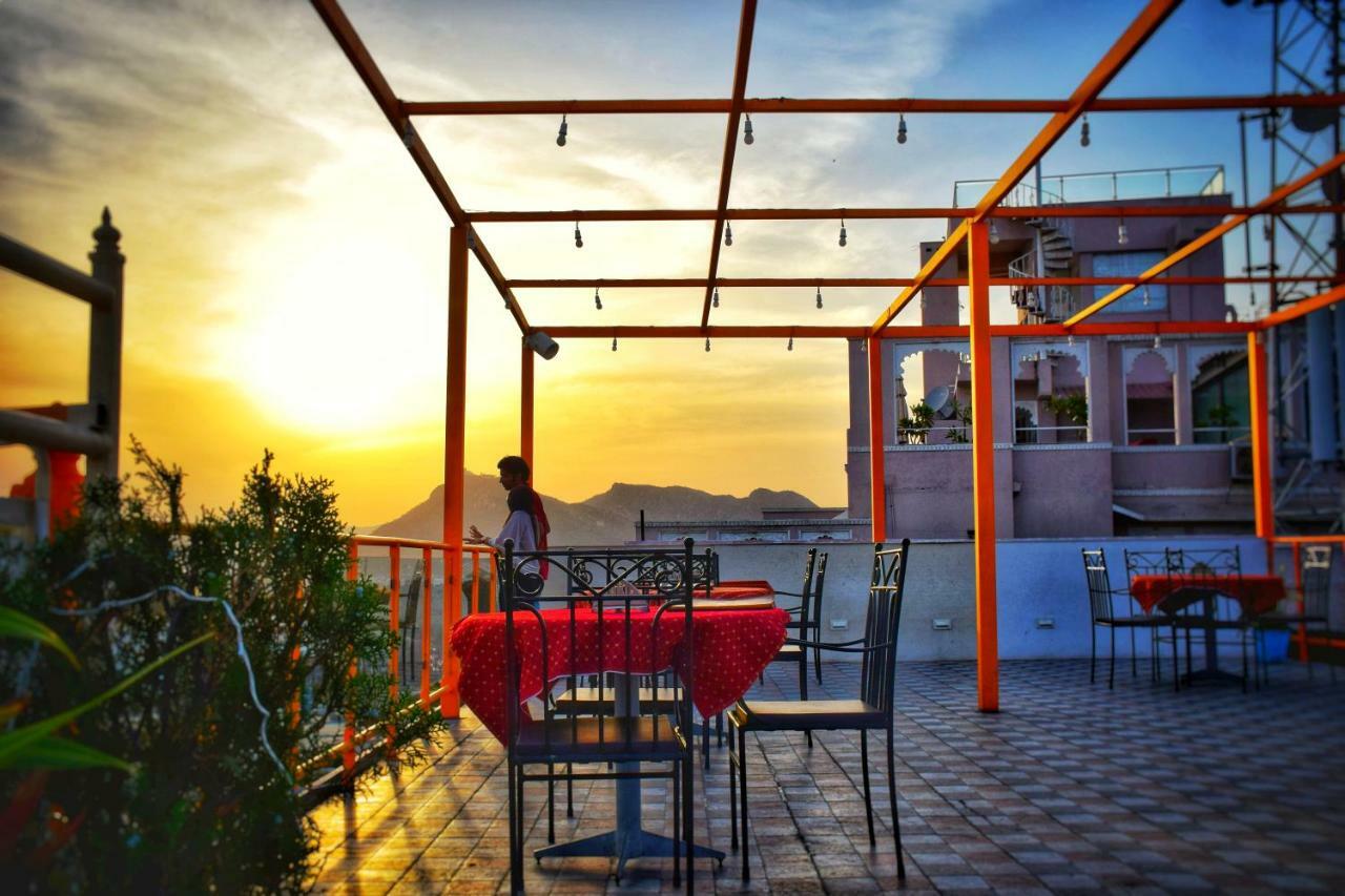 Hotel Kurabar Kothi Udaipur Exteriör bild