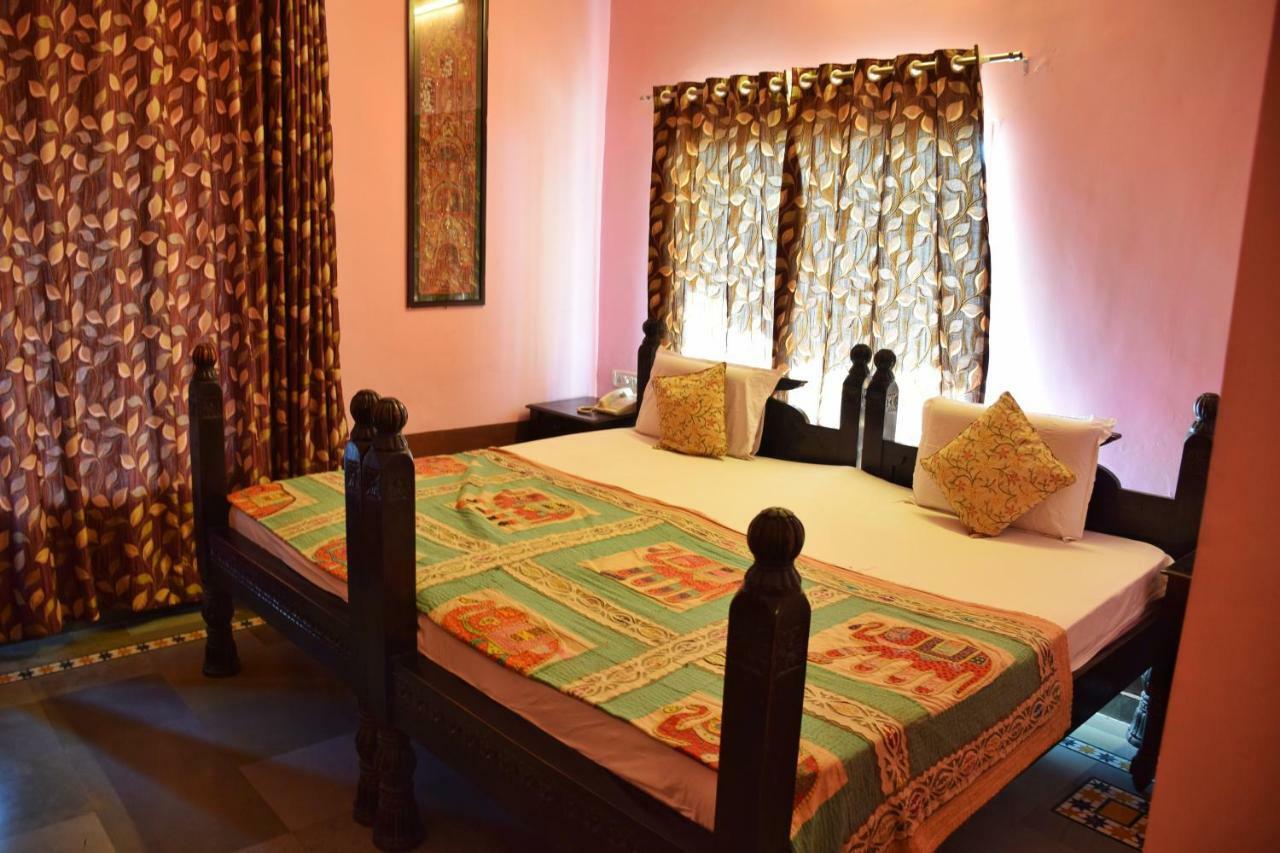 Hotel Kurabar Kothi Udaipur Exteriör bild